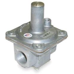 Maxitrol RV52-3/4 3/4'' Straight-Thru-Flow Gas Regulator, 900, 000 Btu, Aluminum