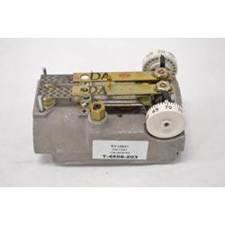 Johnson Controls T-4506-203 Dual Temperature Thermostat Without Indexing Switch, Direct Acting, Horizontal Mounting